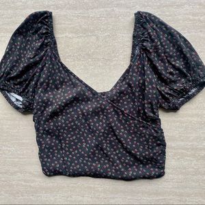 CLOSET CLOSING Urban Outfitters Ditsy Floral Puff Sleeve Crop